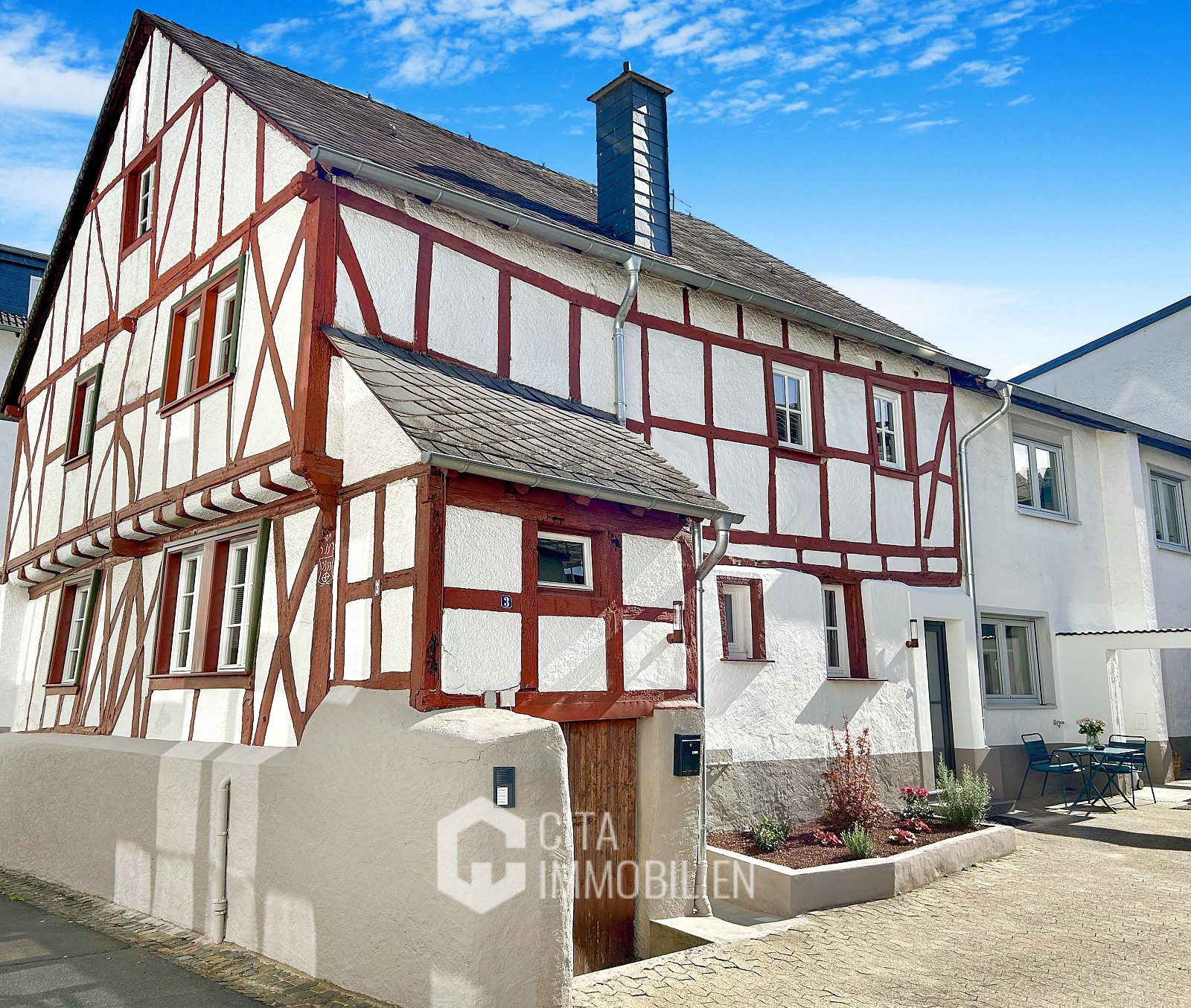 Airbnb-Investment am Rhein: 3 kernsanierte Apartments in Boppard