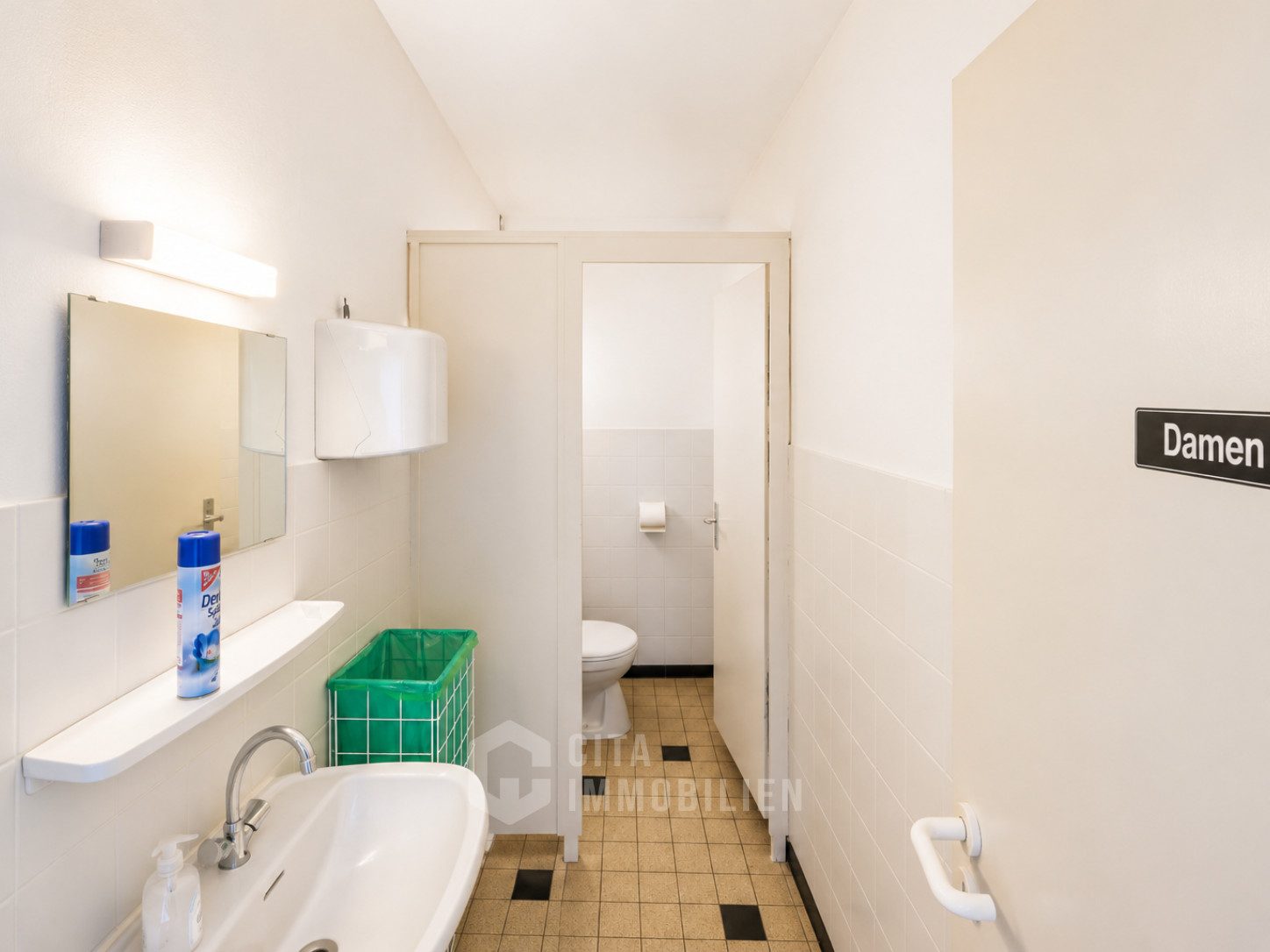 Damen-Toilette