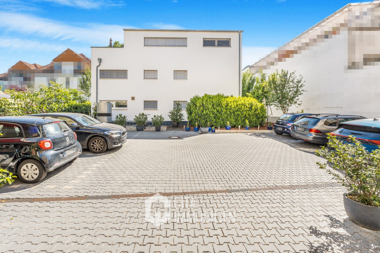 Neuwertiges Mehrfamilienhaus mit 4 Wohneinheiten in begehrter Lage Frankfurt-Preungesheim