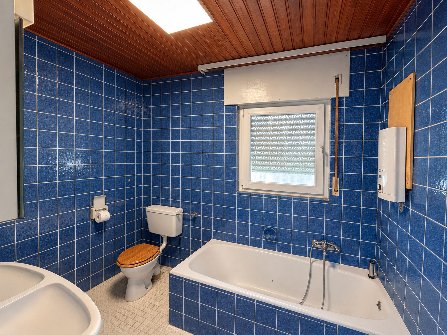 Badezimmer mit Wanne