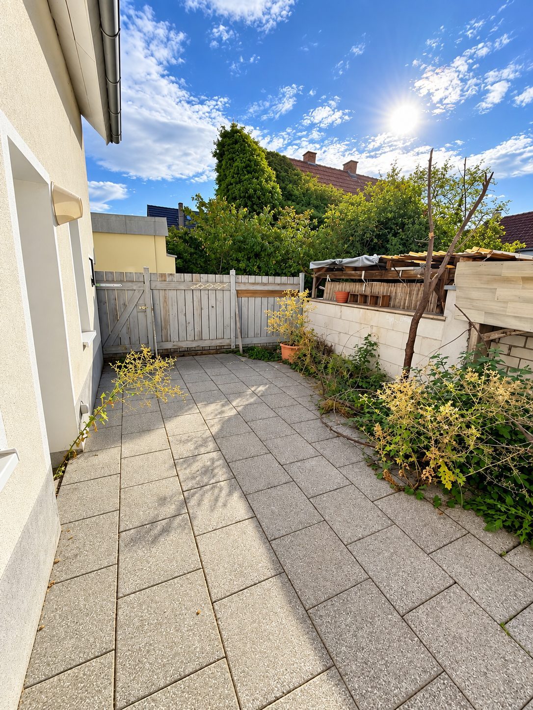 Terrasse mit Gartenbereich